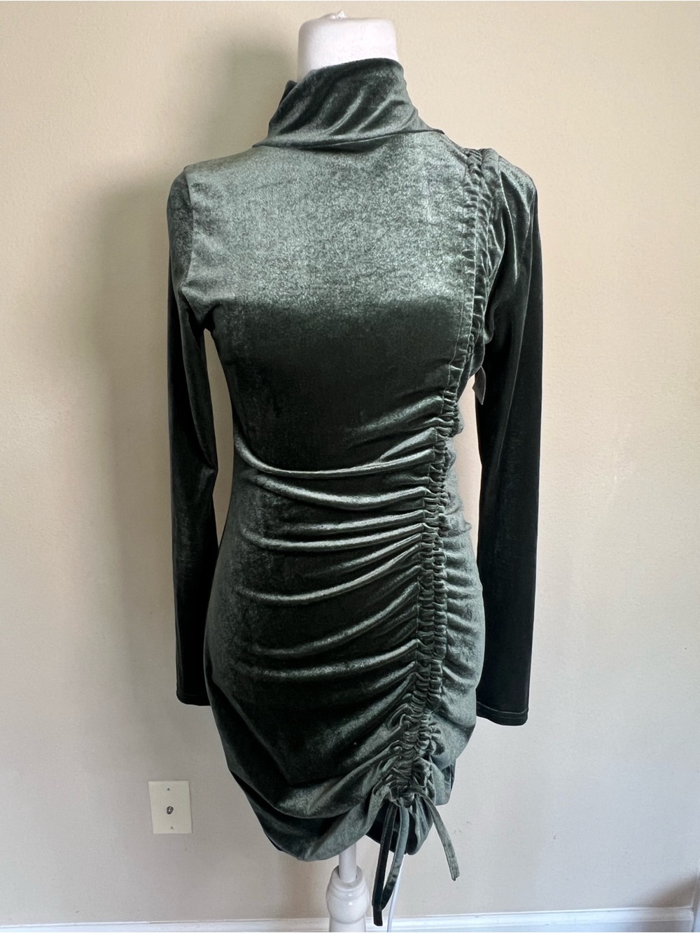 Capella Green Velvet Ruched Mock Neck Long Sleeve Bodycon Short Dress L